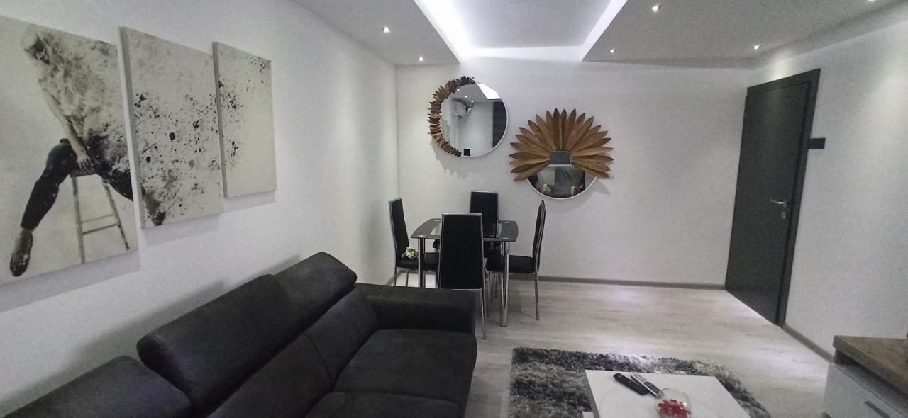Lux Apartment 7, Parking Nis Exterior photo